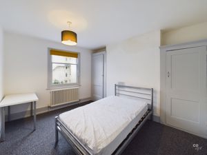 bed - click for photo gallery